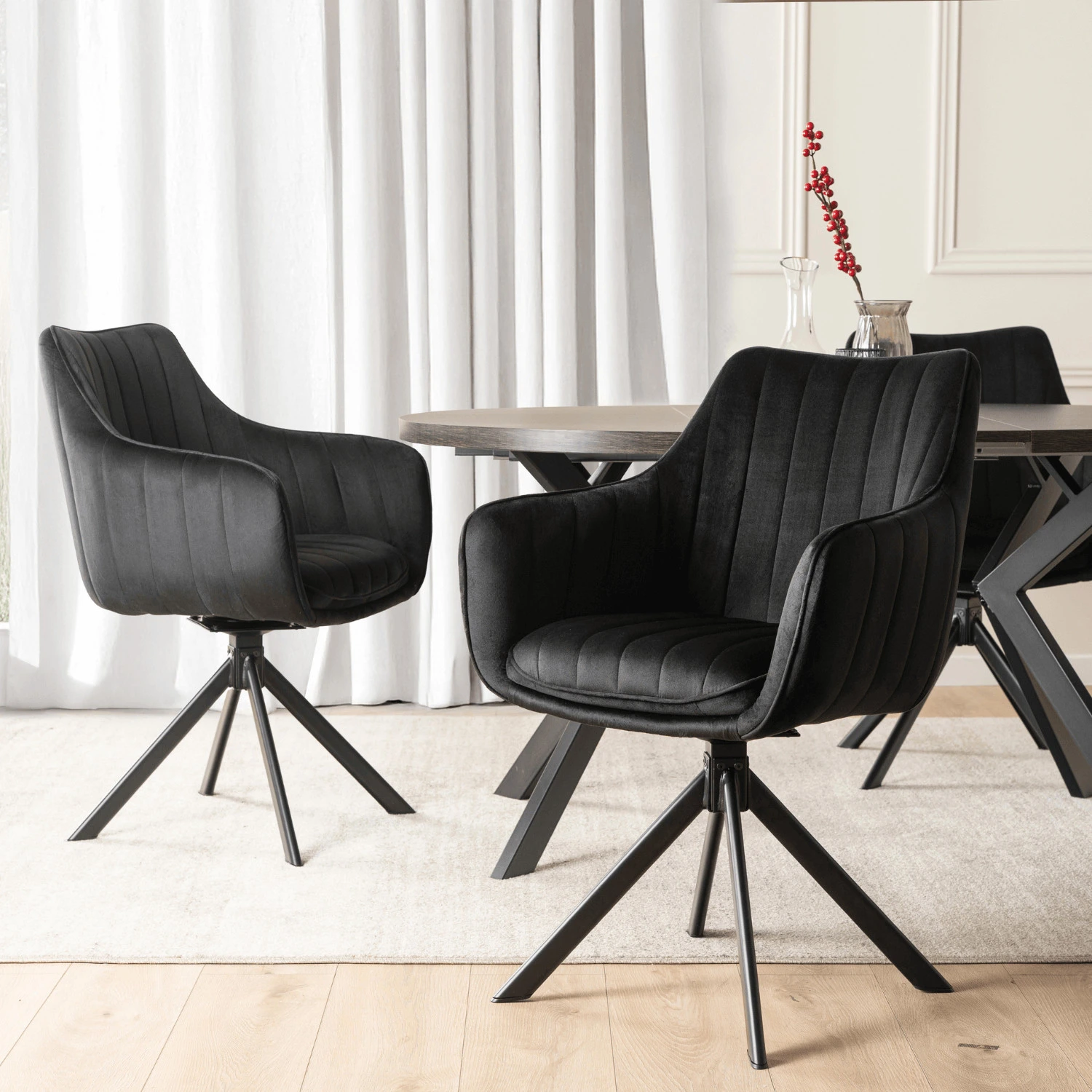 Sada: stôl LUKAS 100-250 cm (čierny) a 4 stoličky MUMBAI 2 (čierne)